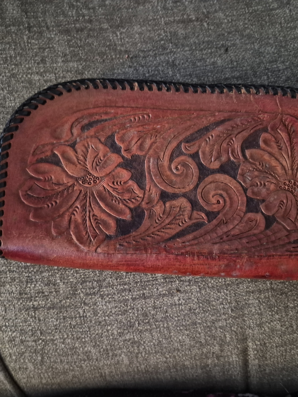 Hand-Tooled Floral Leather Wallet - Red